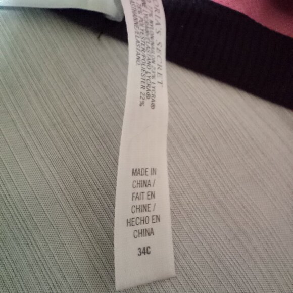 Victoria's Secret VSX The Incredible Sports Bra Pink & Black Size 32C Li… - Picture 3 of 8